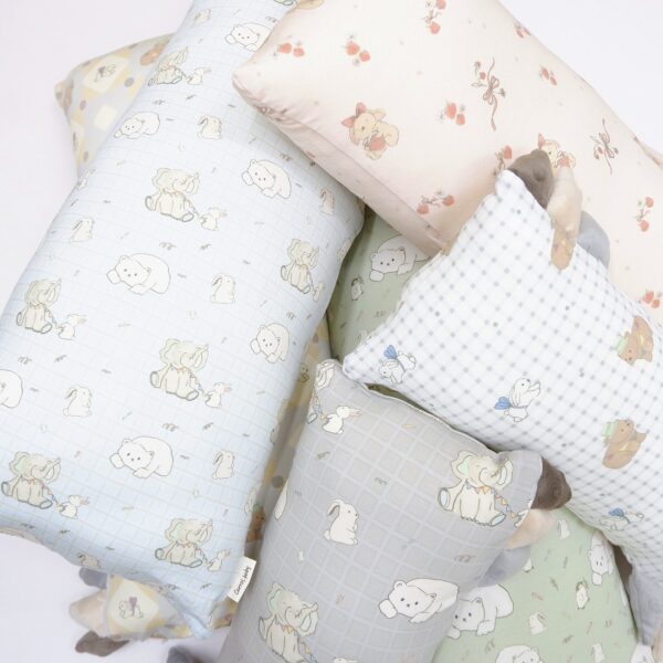 Carrol Baby X Mon n Harper Hugging Pillow Baby Size - Bantal Baby Tencel - Carrol X Mon n Harper Collections - Gambar 6