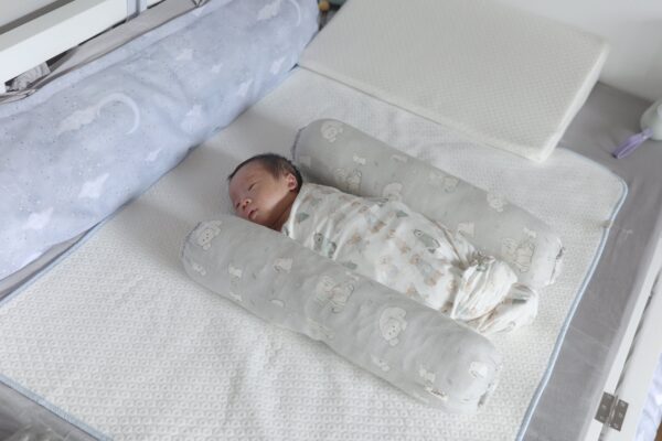 Carrol Baby X Mon n Harper Pillow & Bolster Baby Set - Bantal Guling Baby Tencel - Carrol X Mon n Harper Collections - Gambar 3
