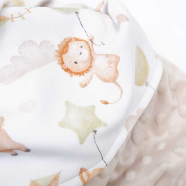Carrol Baby Blanket Baby Playing Lion With Kite - Selimut Bayi - Selimut Minky - Gambar 5