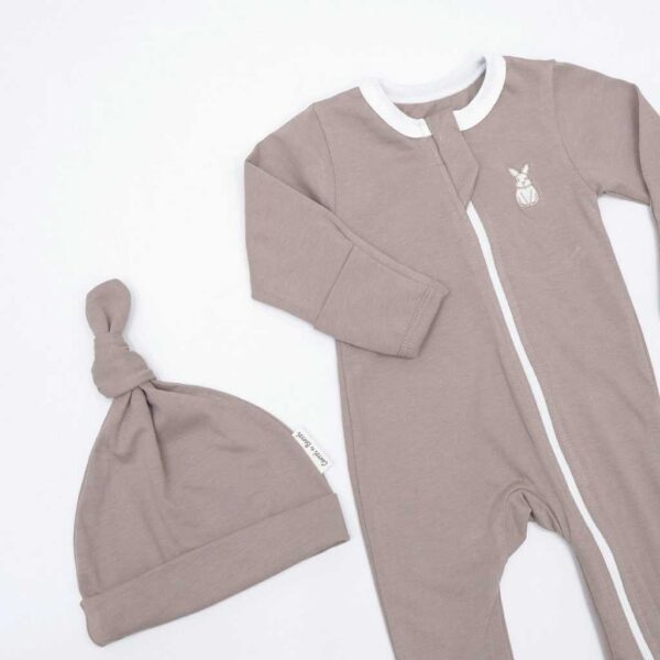 Carrol n Barrol Sleepsuit Plain Almond Colors Collections - Jumper Panjang Tutup Kaki - Sleepsuit Baby - Gambar 4